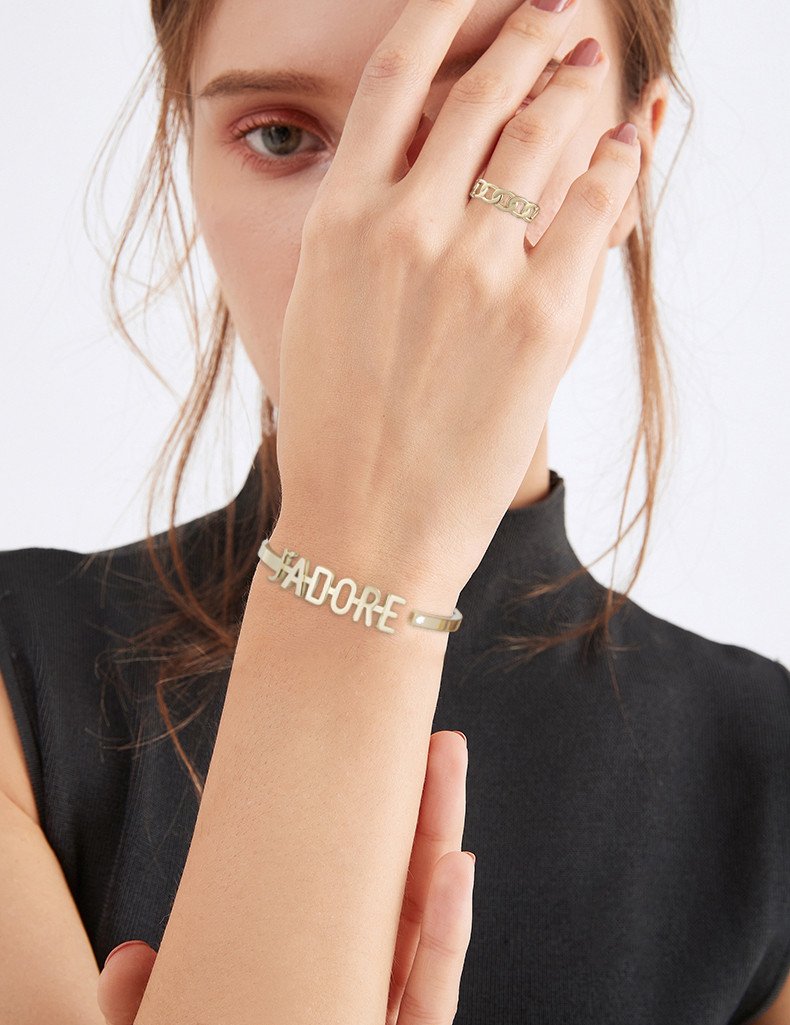 Edelstahl-Armband mit „J'ADORE“-Schriftzug